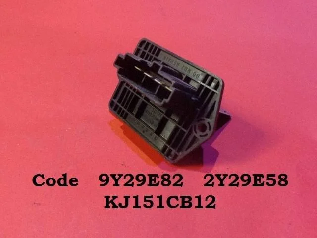 Heater blower motor/fan resistor 9Y29E82