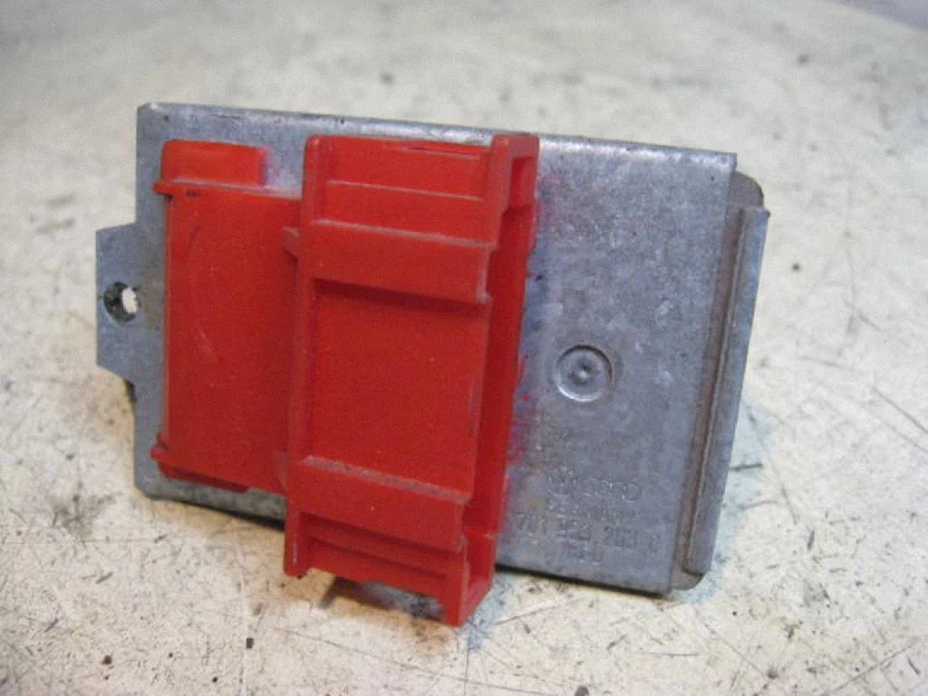 Heater blower motor/fan resistor 701959263C
