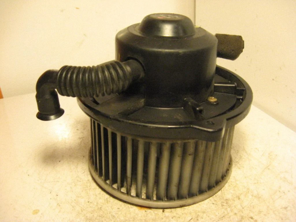 Heater fan/blower 2B960