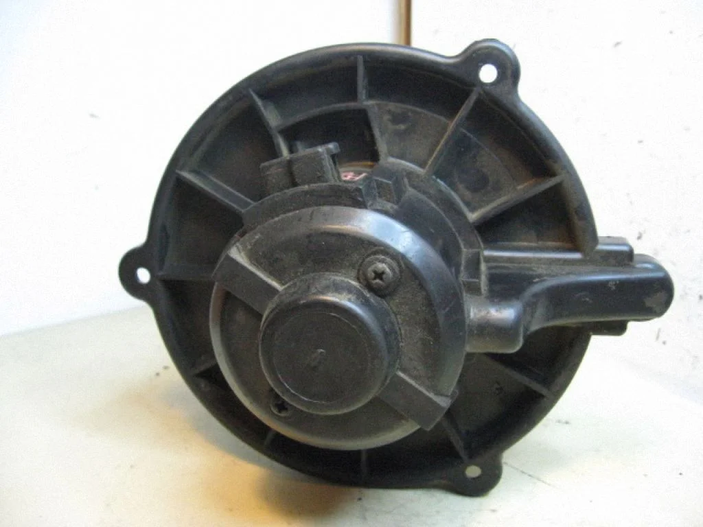 Krāsniņas ventilators/pūtējs – vidējā