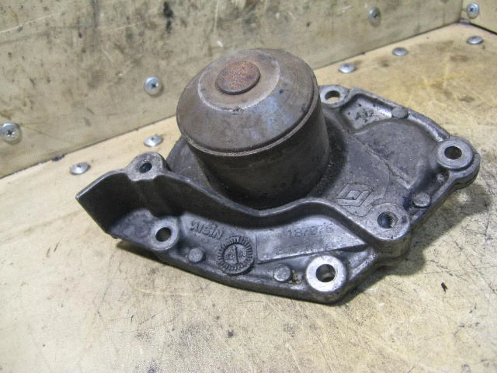 Water pump 187076