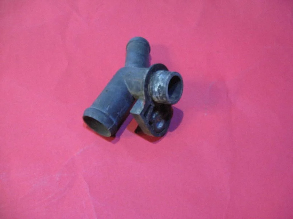 Engine coolant pipe/hose 074121143D