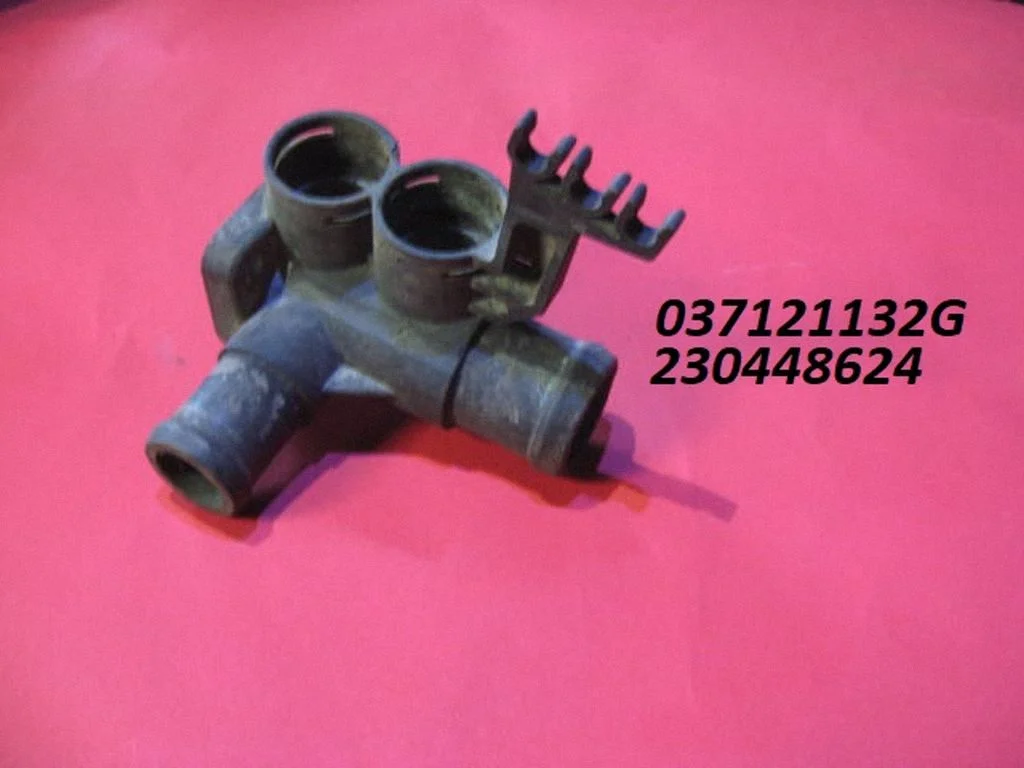 Engine coolant pipe/hose 037121132G