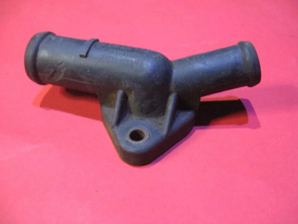 Engine coolant pipe/hose 044121145K