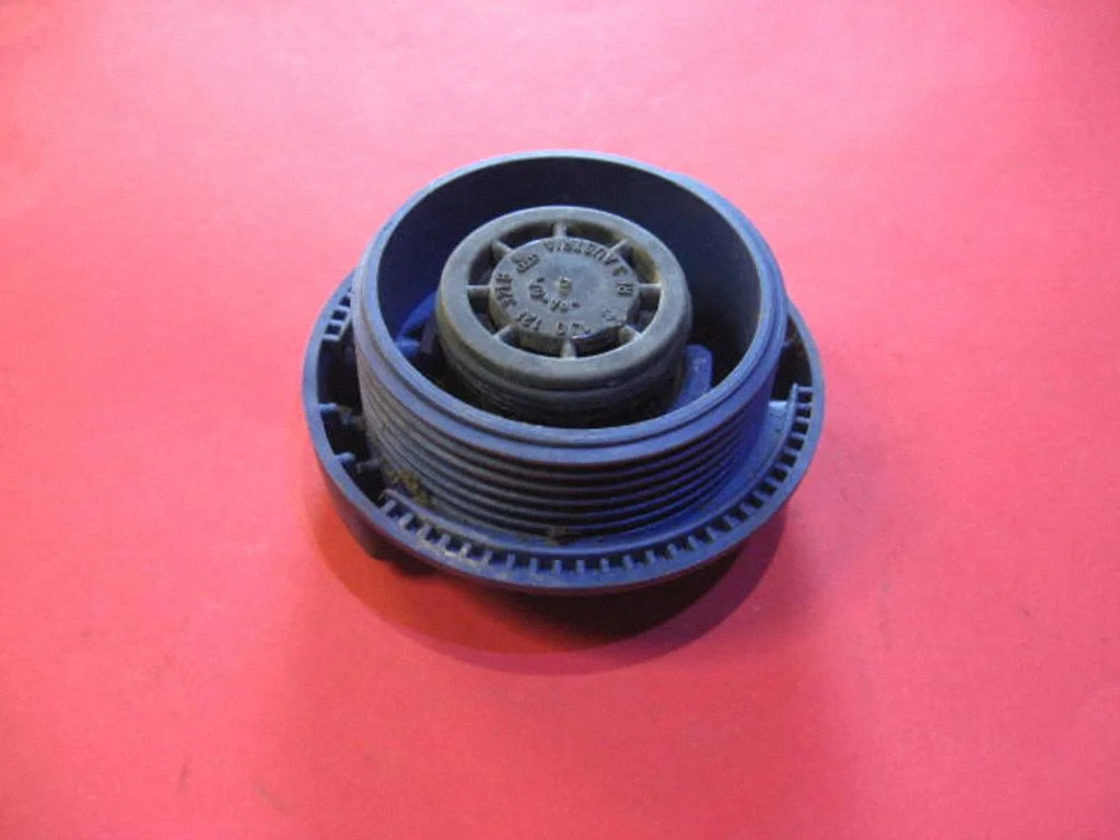 Coolant expansion tank/reservoir cap – Audi A4 S4 B5 8D (1999-2000)