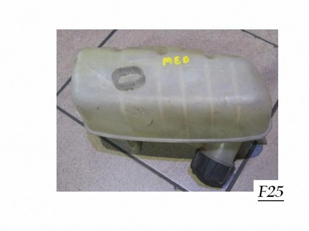 Coolant expansion tank/reservoir 8200273157
