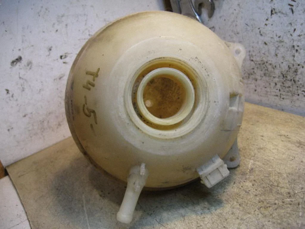 Coolant expansion tank/reservoir 701121407B
