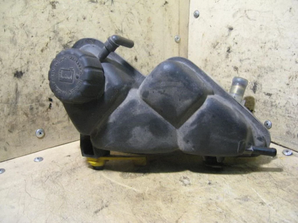 Jahutusvedeliku paisupaak 1685000140