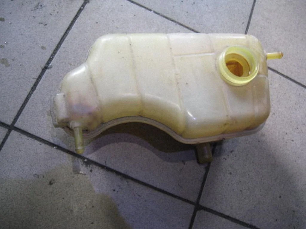 Coolant expansion tank/reservoir 96FB8K218AG