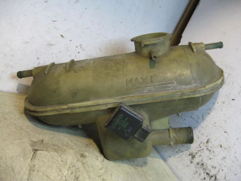 Coolant expansion tank/reservoir 96201442