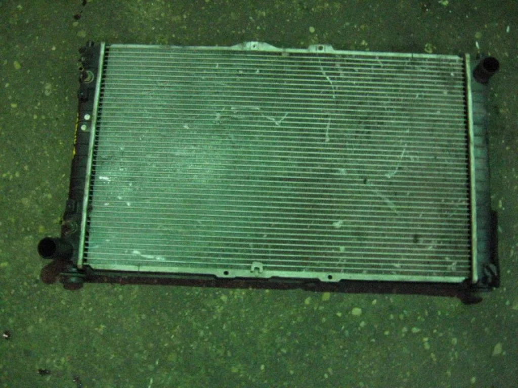 Dzesēšanas šķidruma radiators – vidējā