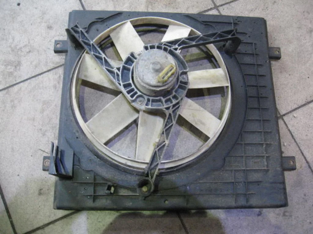 Electric radiator cooling fan 1J121207