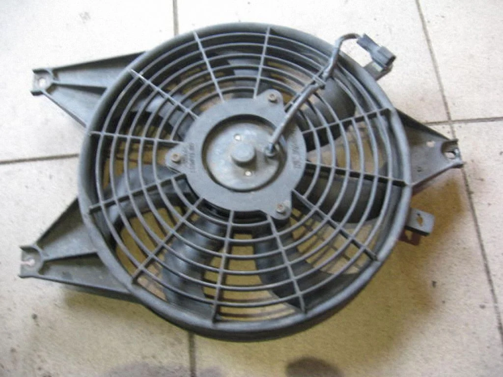 Elektriskais radiatora ventilators – vidējā