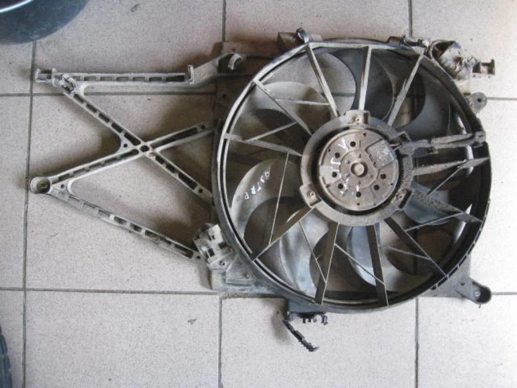 Electric radiator cooling fan 90572755