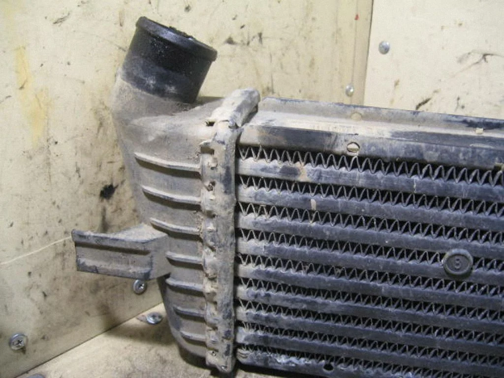 Starpdzesētāja (interkūlera) radiators GM9129353DX
