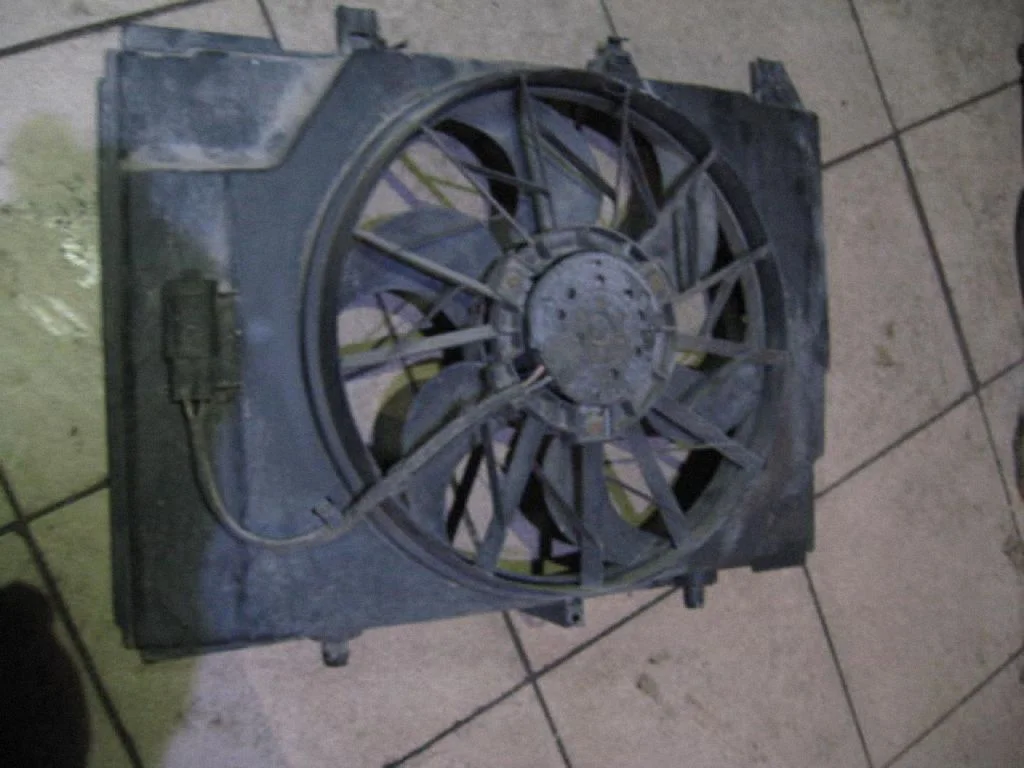 Electric radiator cooling fan A2025053555