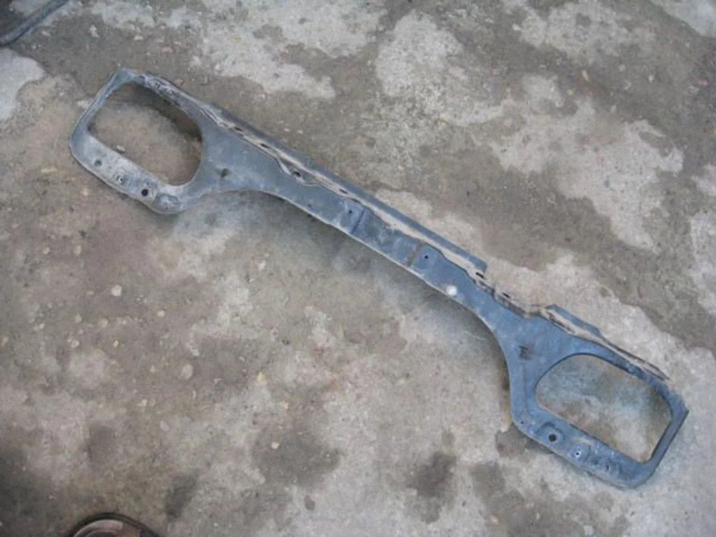 Radiator support slam panel – centre