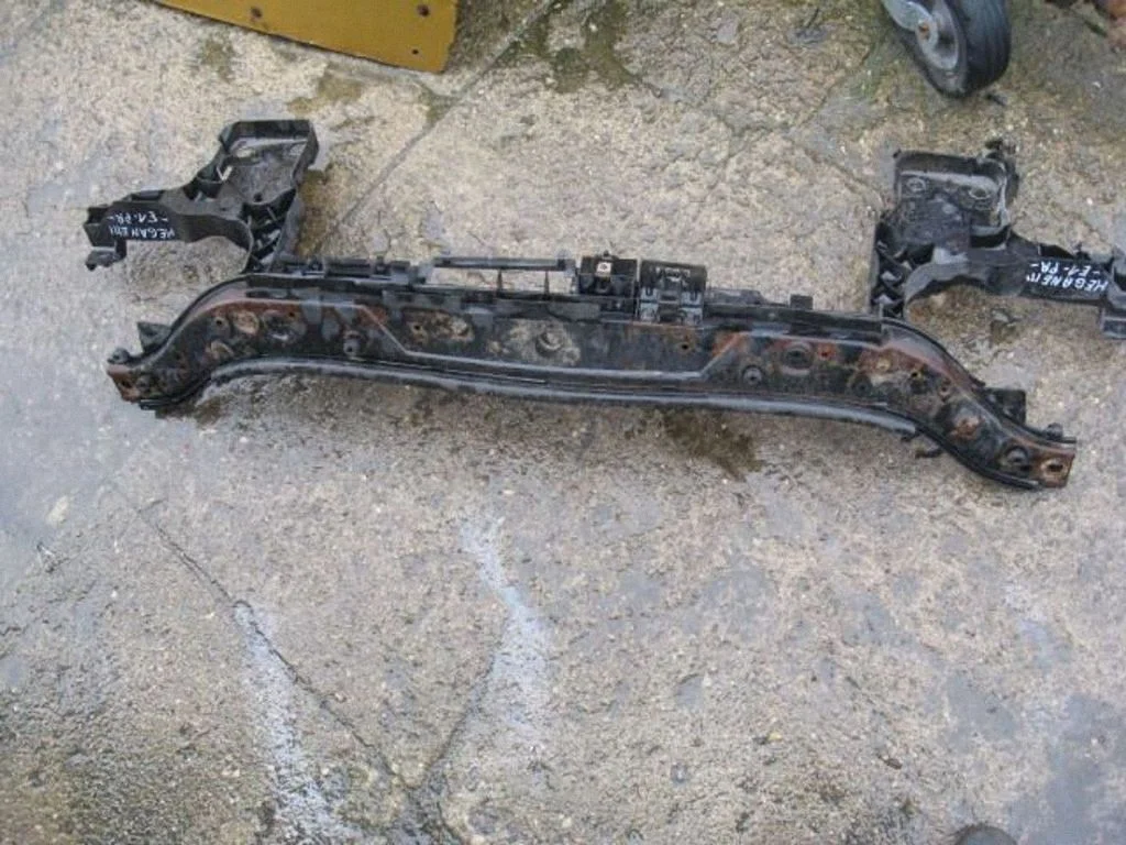 Radiator support slam panel – centre