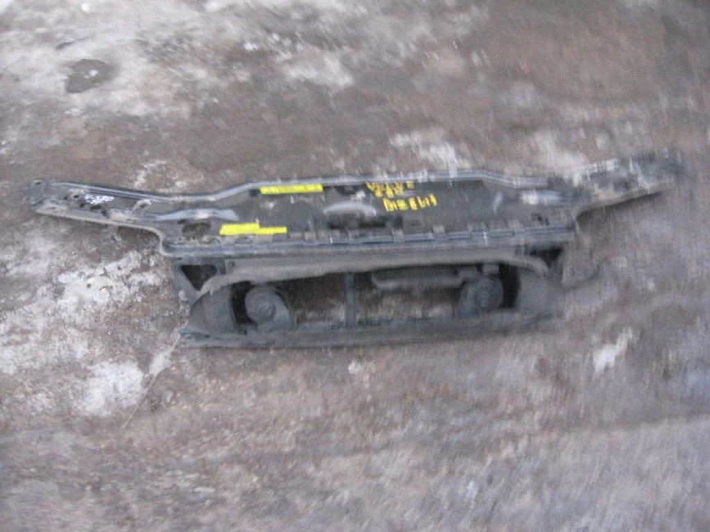 Radiator support slam panel – centre