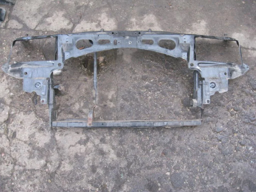 Radiator support slam panel – centre