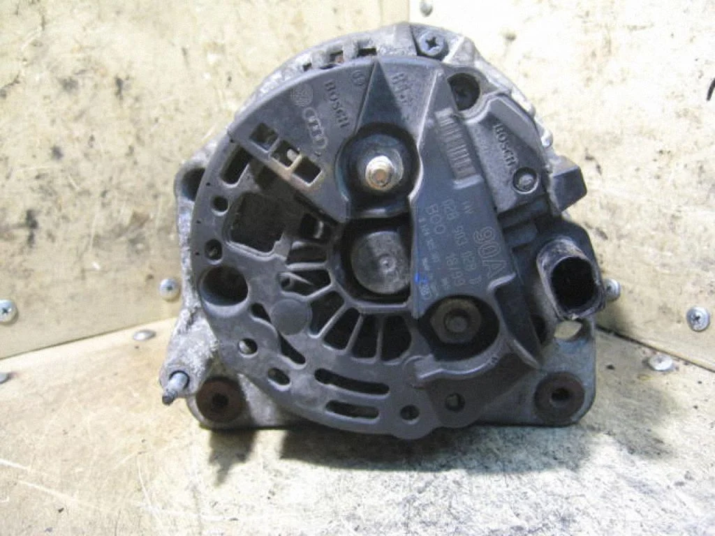 Generator/alternator 90ABOSCH033903023L028903028D0124325003