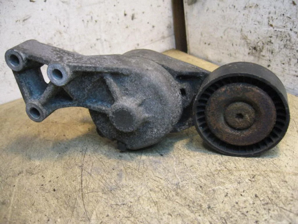 Generator/alternator belt tensioner 038903315AE408000