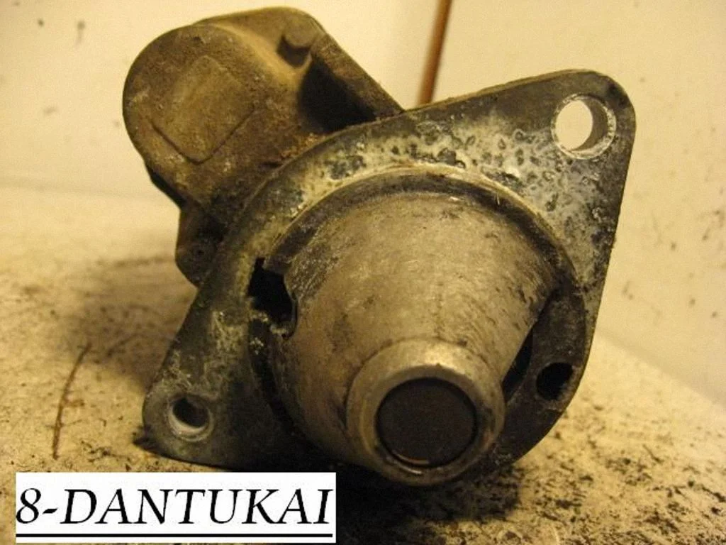 Starter motor – right