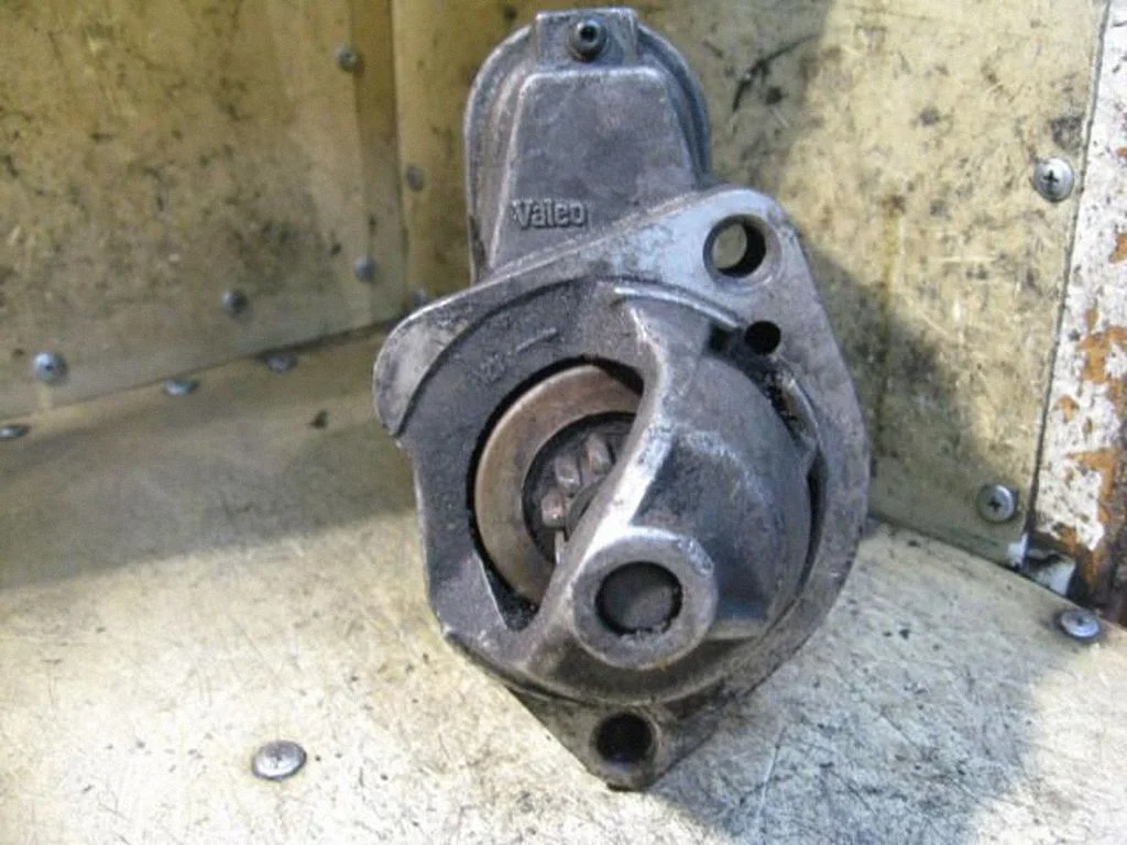 Starter motor VALEO438072