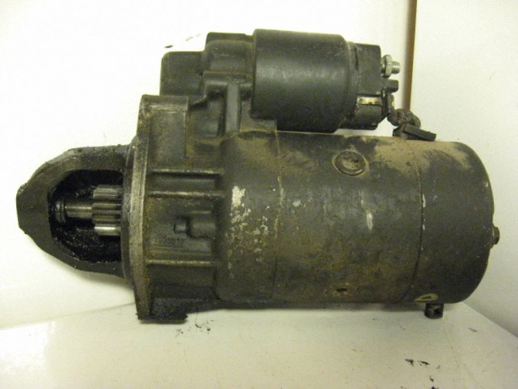 Starter motor – left