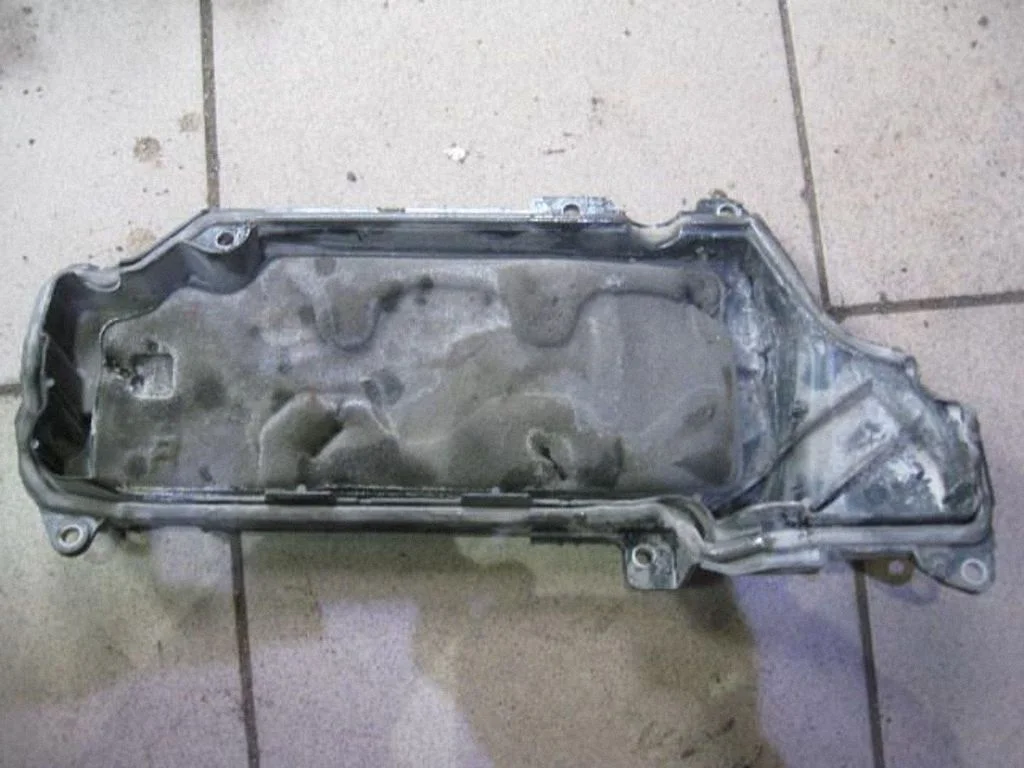 Engine cover (trim) 8200805844