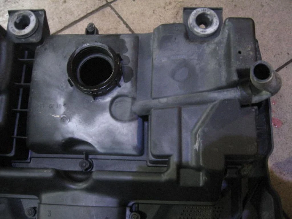 Engine cover (trim) 030129607AT44610985972