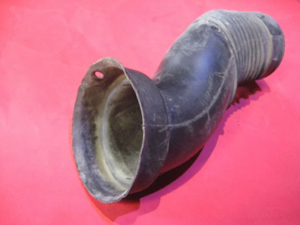 Air intake hose/pipe 90531007