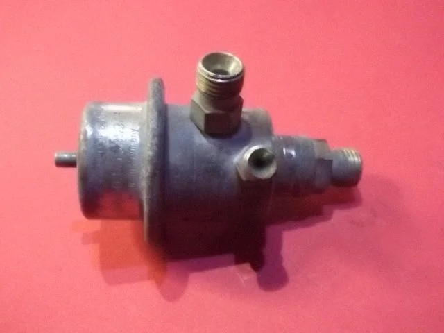Fuel pressure regulator 034133534F
