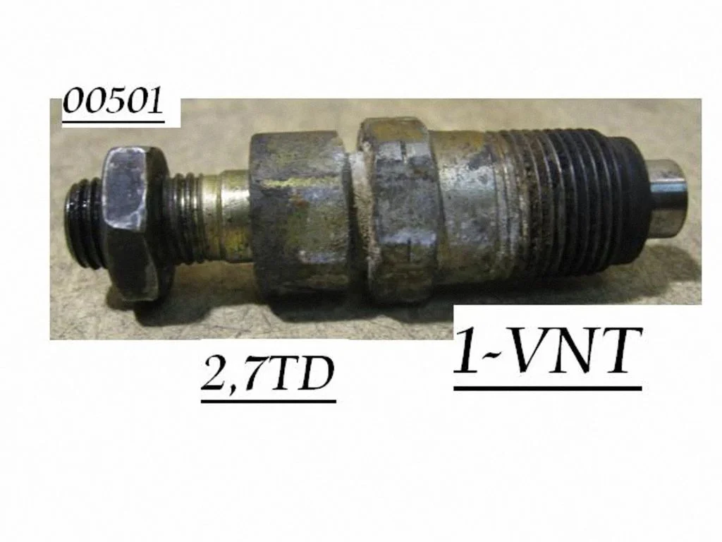 Fuel injector 00501