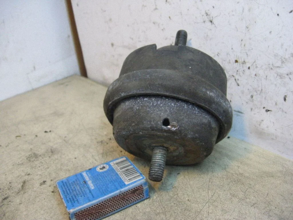Engine mount bracket – left