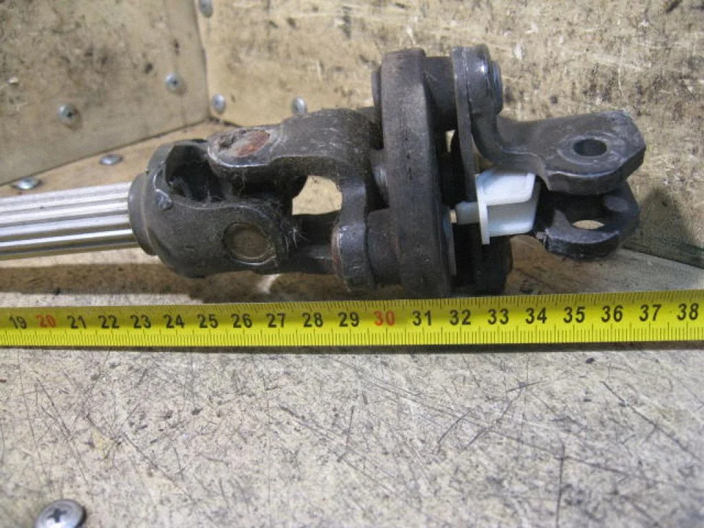 Steering column universal joint – left
