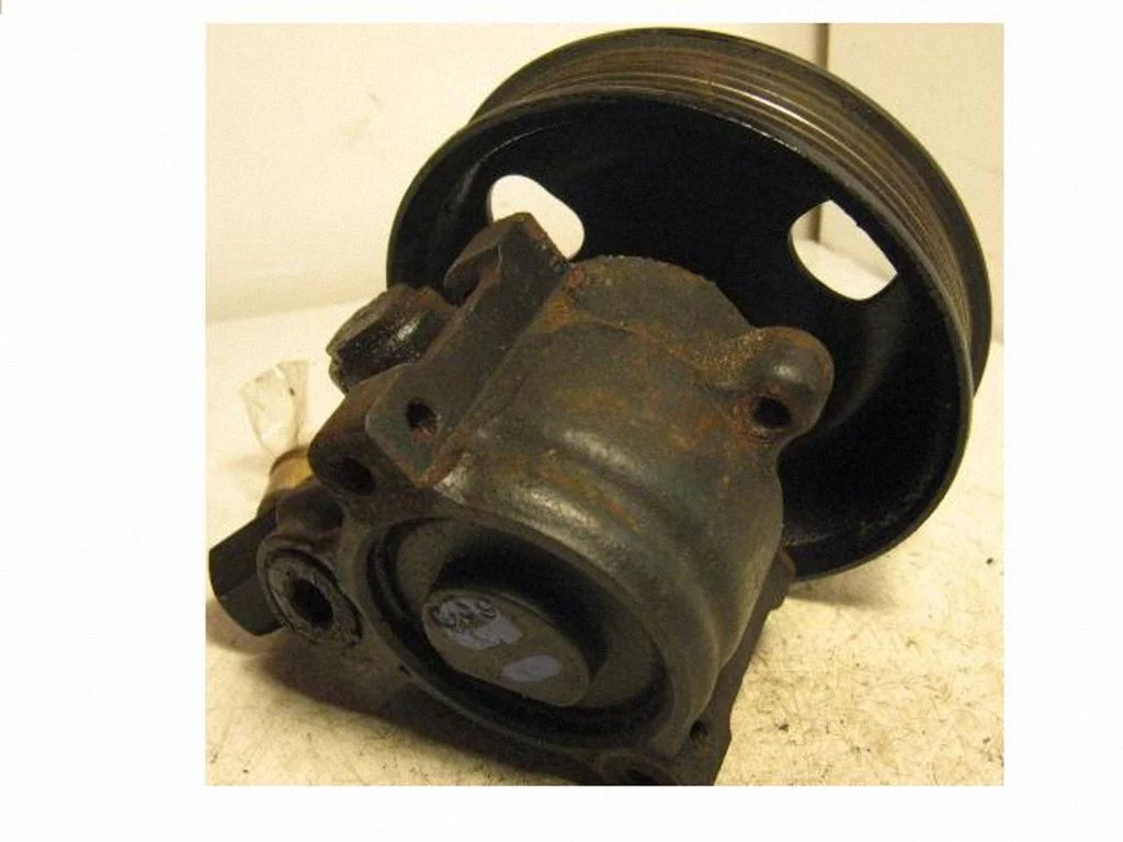 Roolivõimendi pump 94BB3A733AA