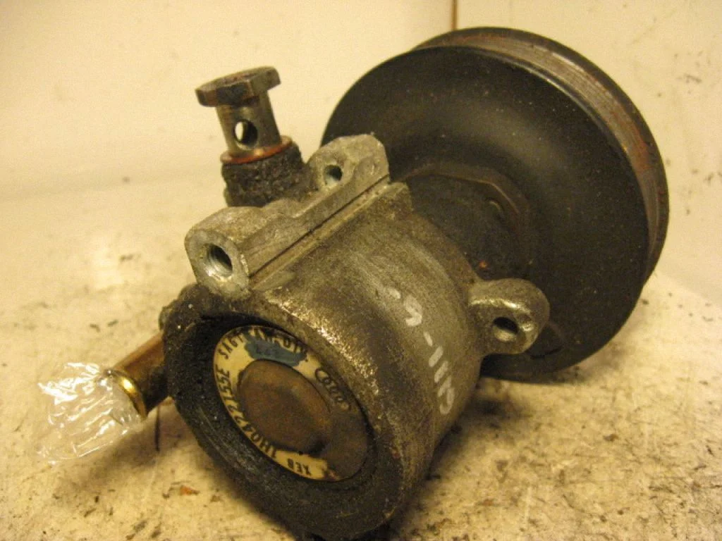 Power steering pump 030145157DEC