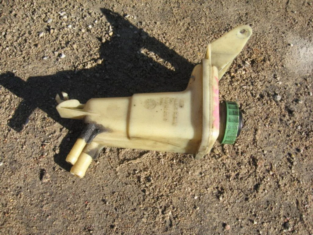 Power steering fluid tank/reservoir 8D0422373C