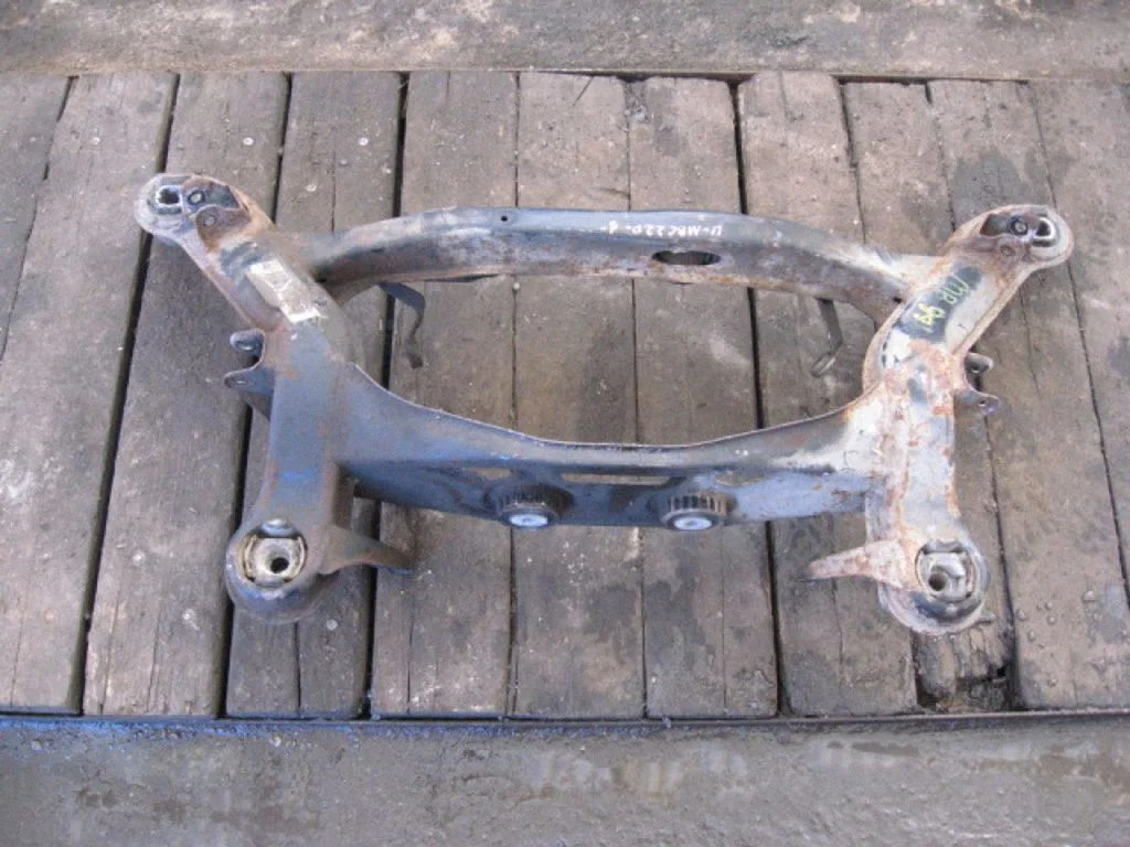 Front subframe – centre