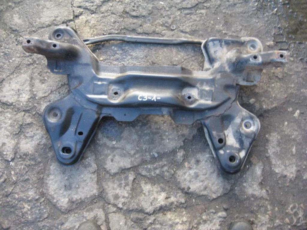 Front subframe – centre