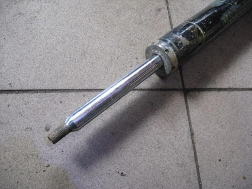 Front shock absorber/damper
