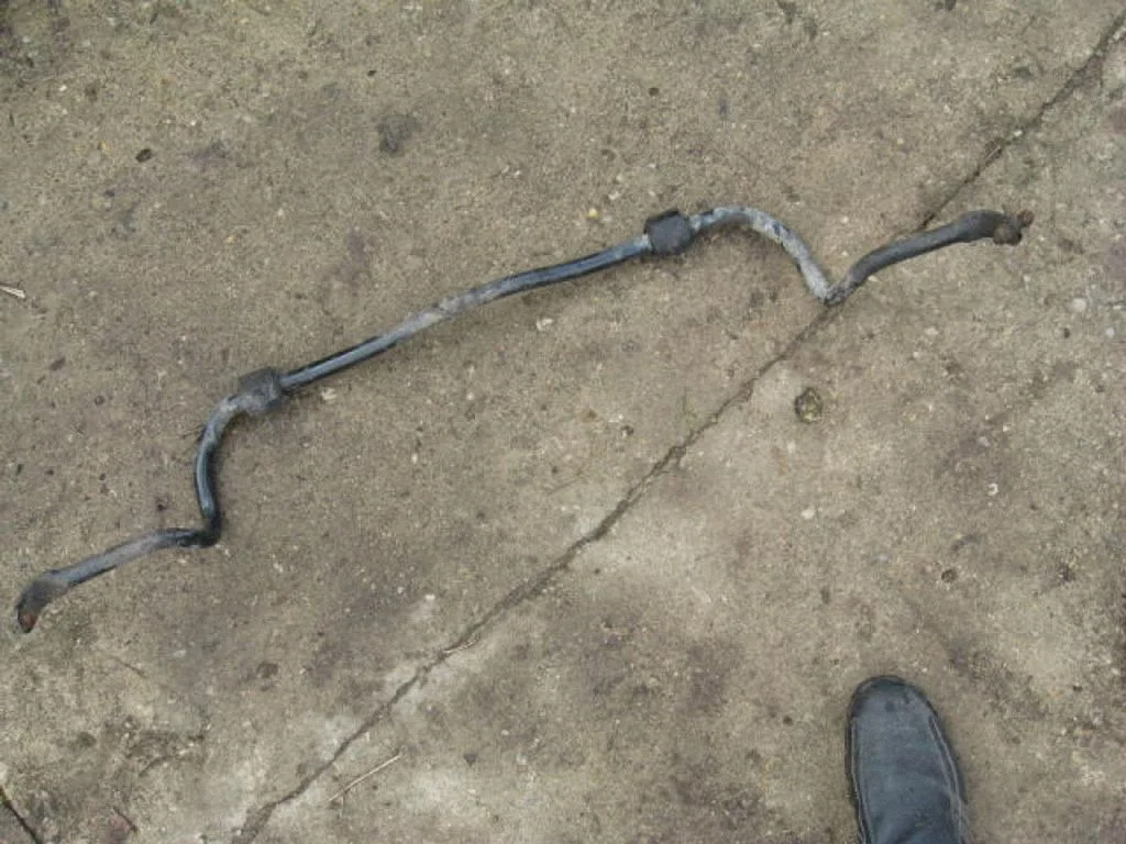 Eesmine stabilisaator (kaldevarras) – keskmine