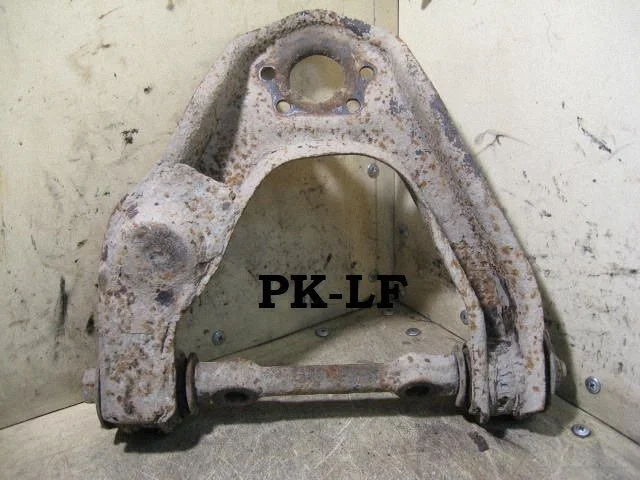 Front lower control arm/wishbone 545267F000