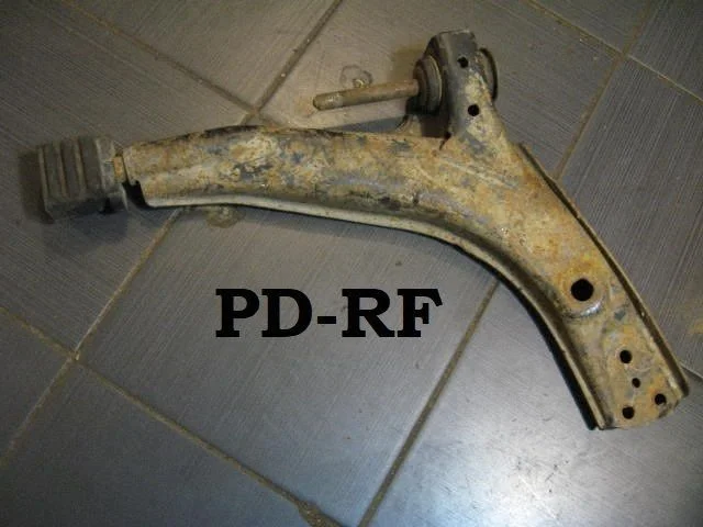 Front lower control arm/wishbone 90634782