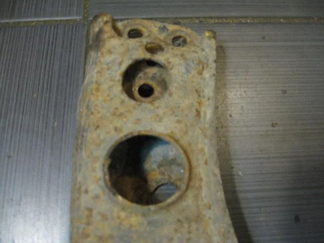 Front lower control arm/wishbone 90634782