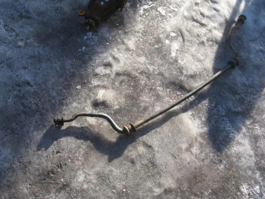 Front anti-roll bar/sway bar – centre