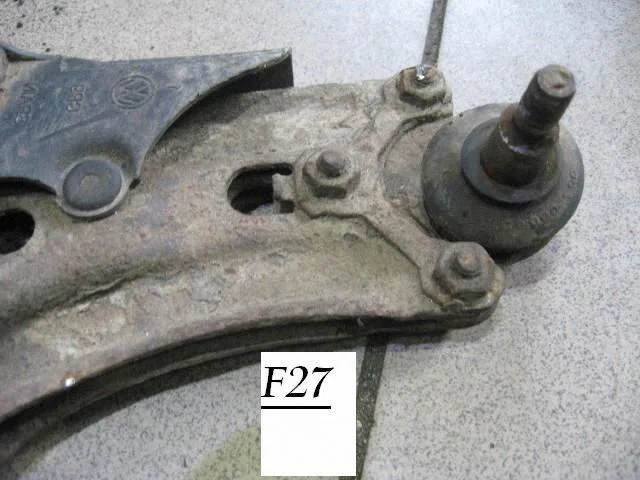Front lower control arm/wishbone 6N0407157A