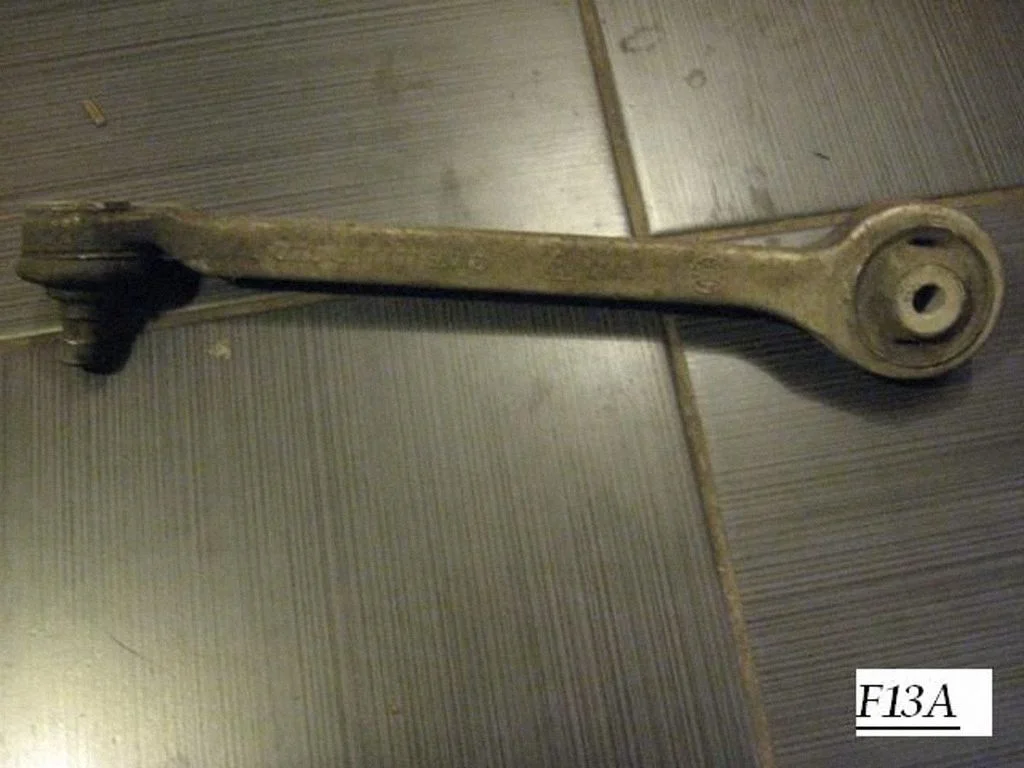 Front lower control arm/wishbone 8D0407507E