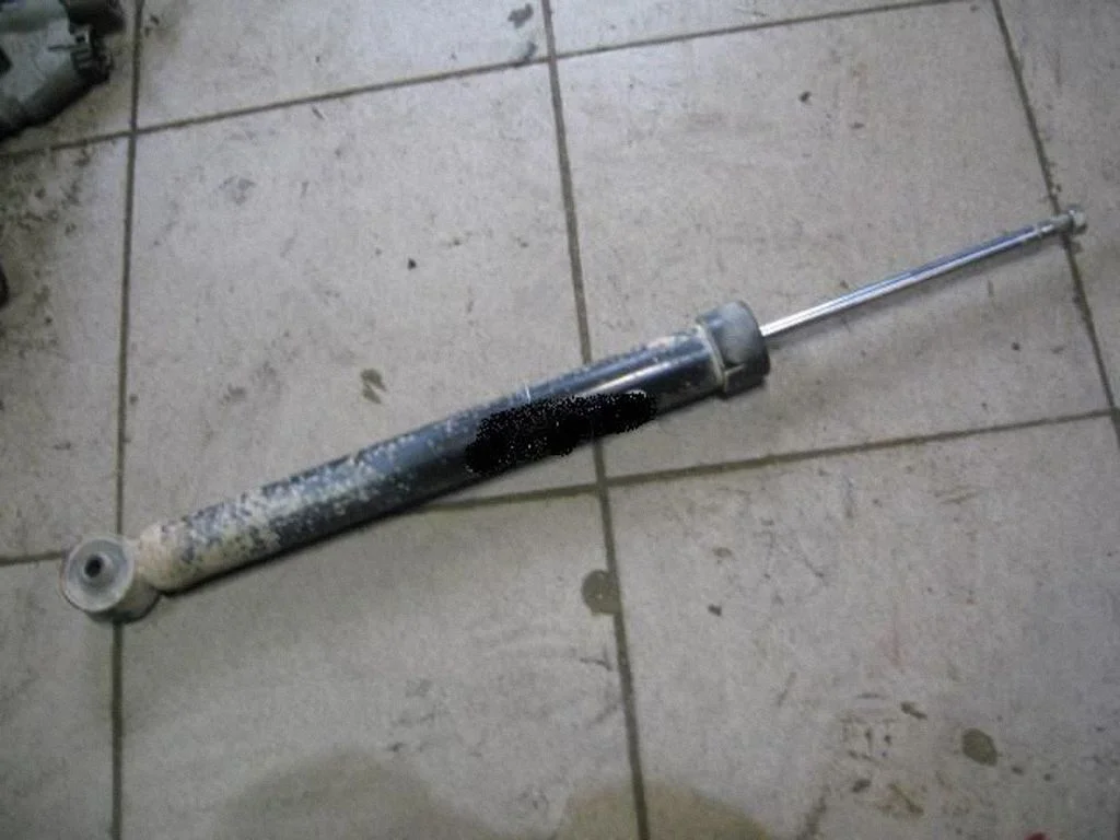 Rear shock absorber/damper